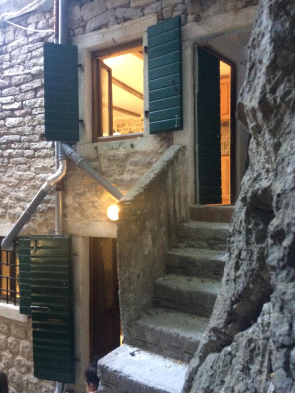 Chic & Stylish With Seaview-Terrace - Kotor Indah Apartman Kültér fotó