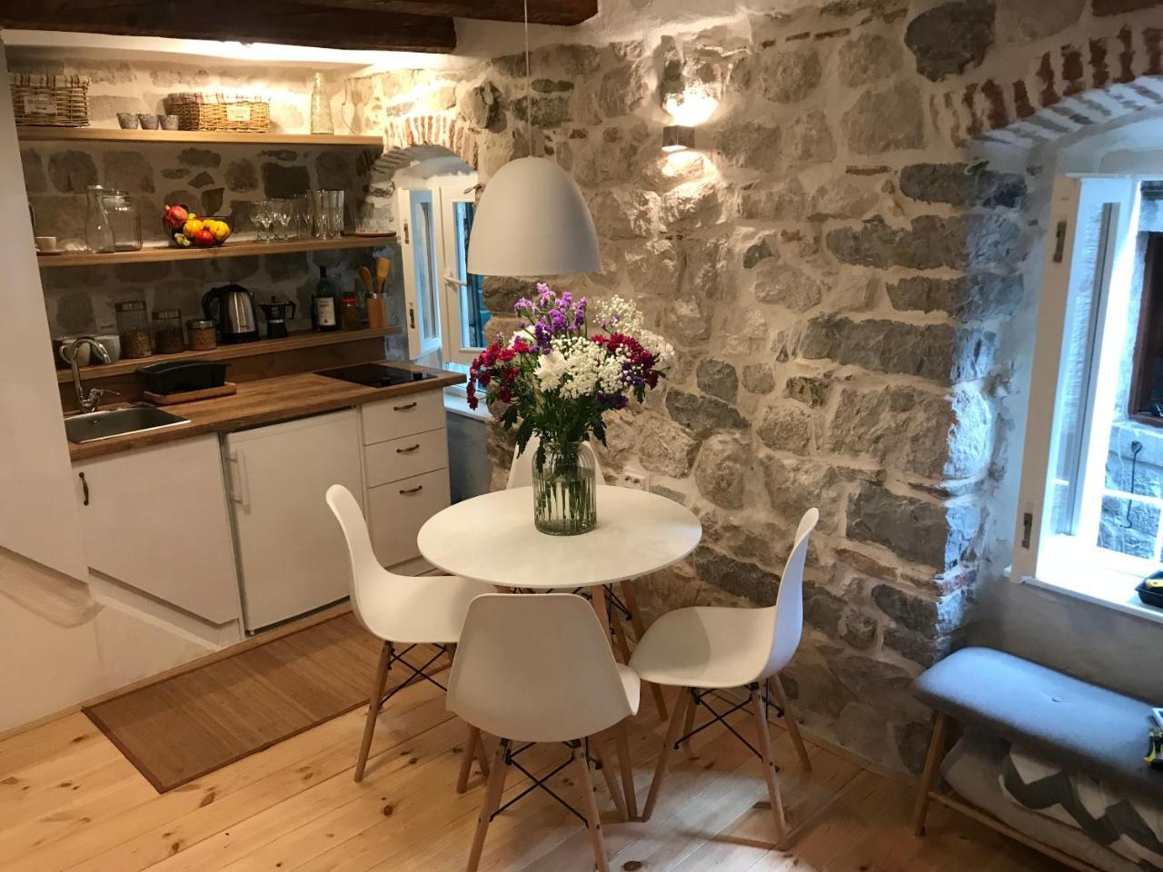 Chic & Stylish With Seaview-Terrace - Kotor Indah Apartman Kültér fotó